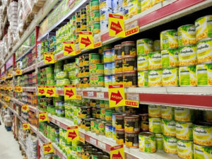 Производители продуктов умоляют запретить скидки в магазинах