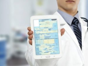 Можно ли не принимать от работника электронные больничные?
